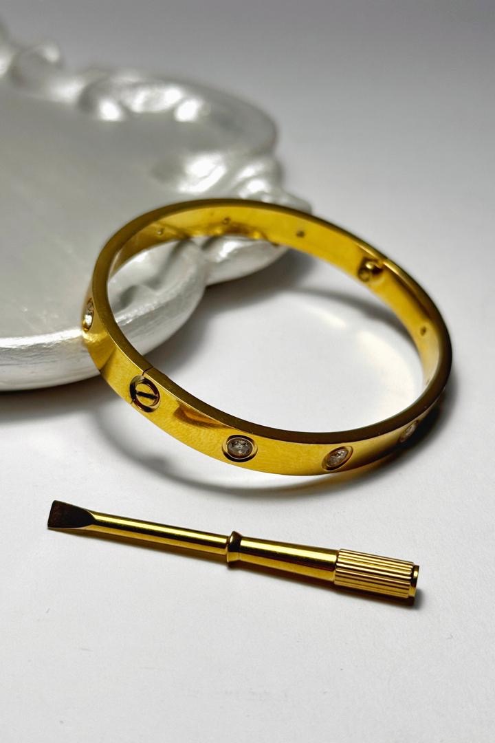 دستبند النگویی کارتیر نگین دار