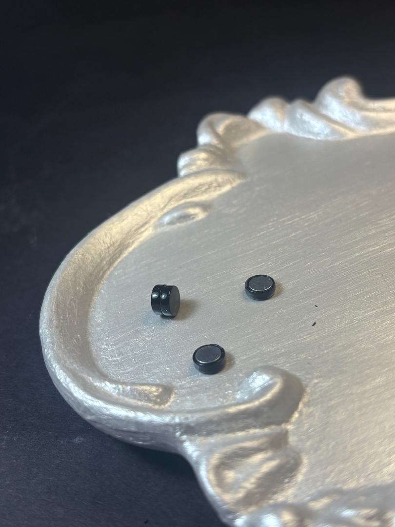 گوشواره مگنتی مشکی