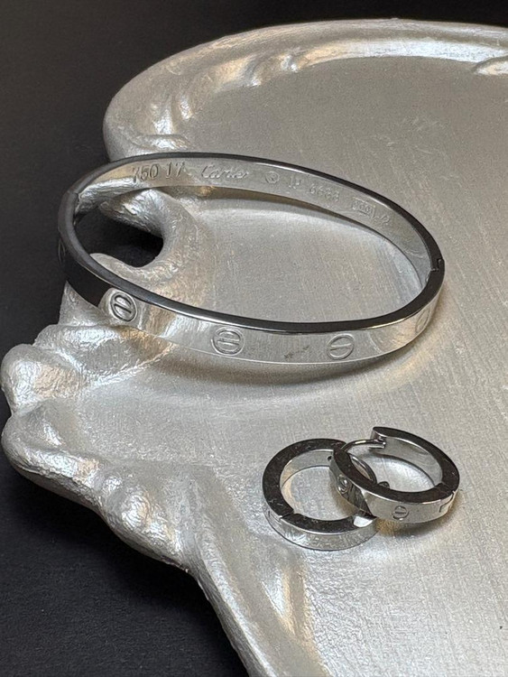 دستبند داخل حک و گوشواره کارتیر نقره ای