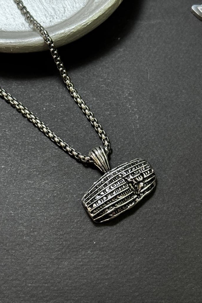 گردنبند منشور حقوق بشر