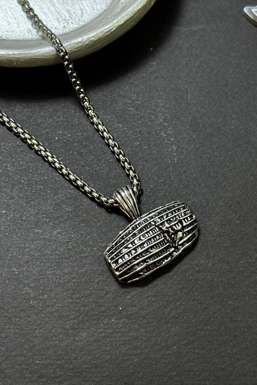 گردنبند منشور حقوق بشر